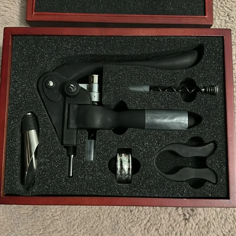 LaVigna 15 Piece Wine Accessories #711 New in Box